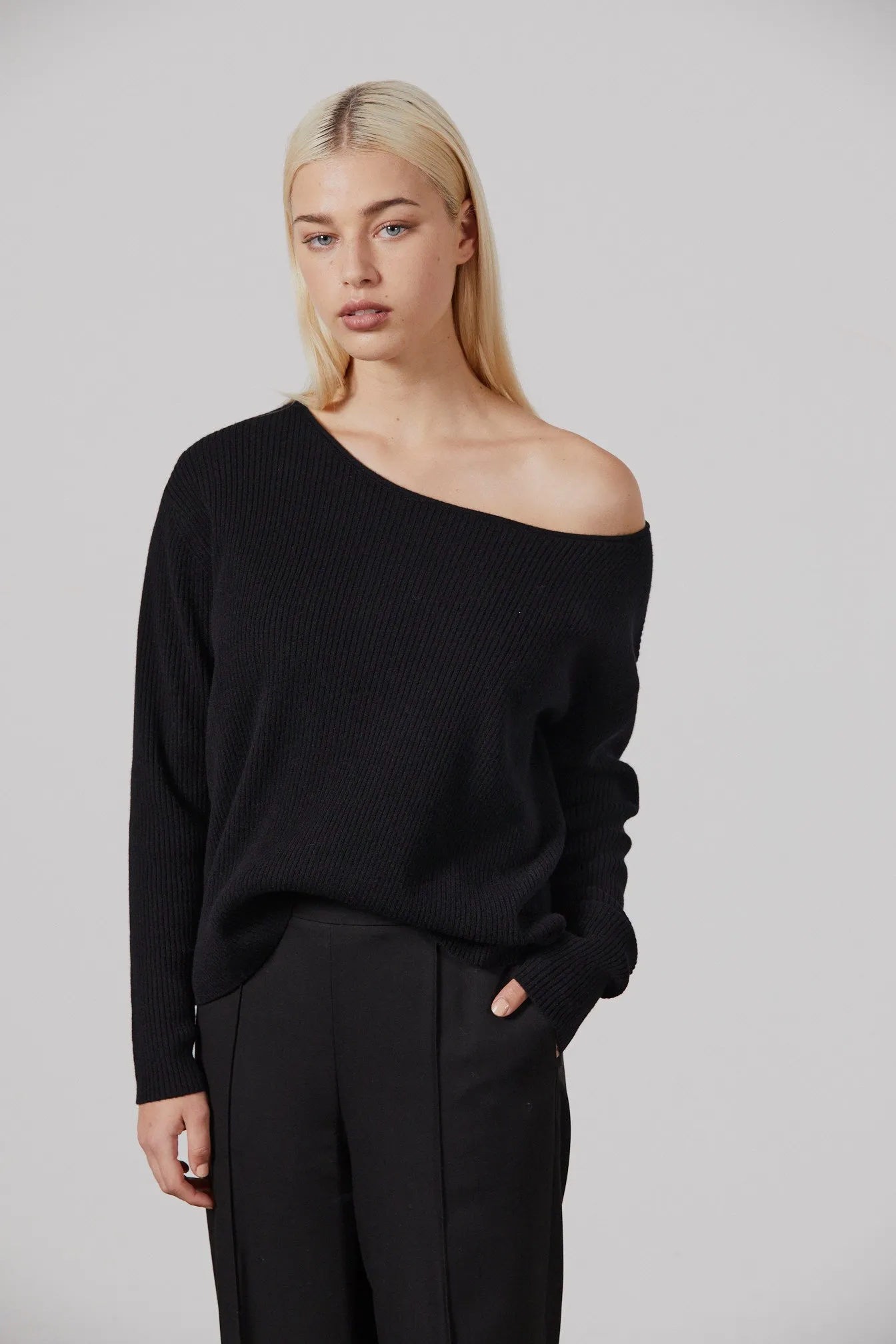 Ali Cashmere Boatneck - Black