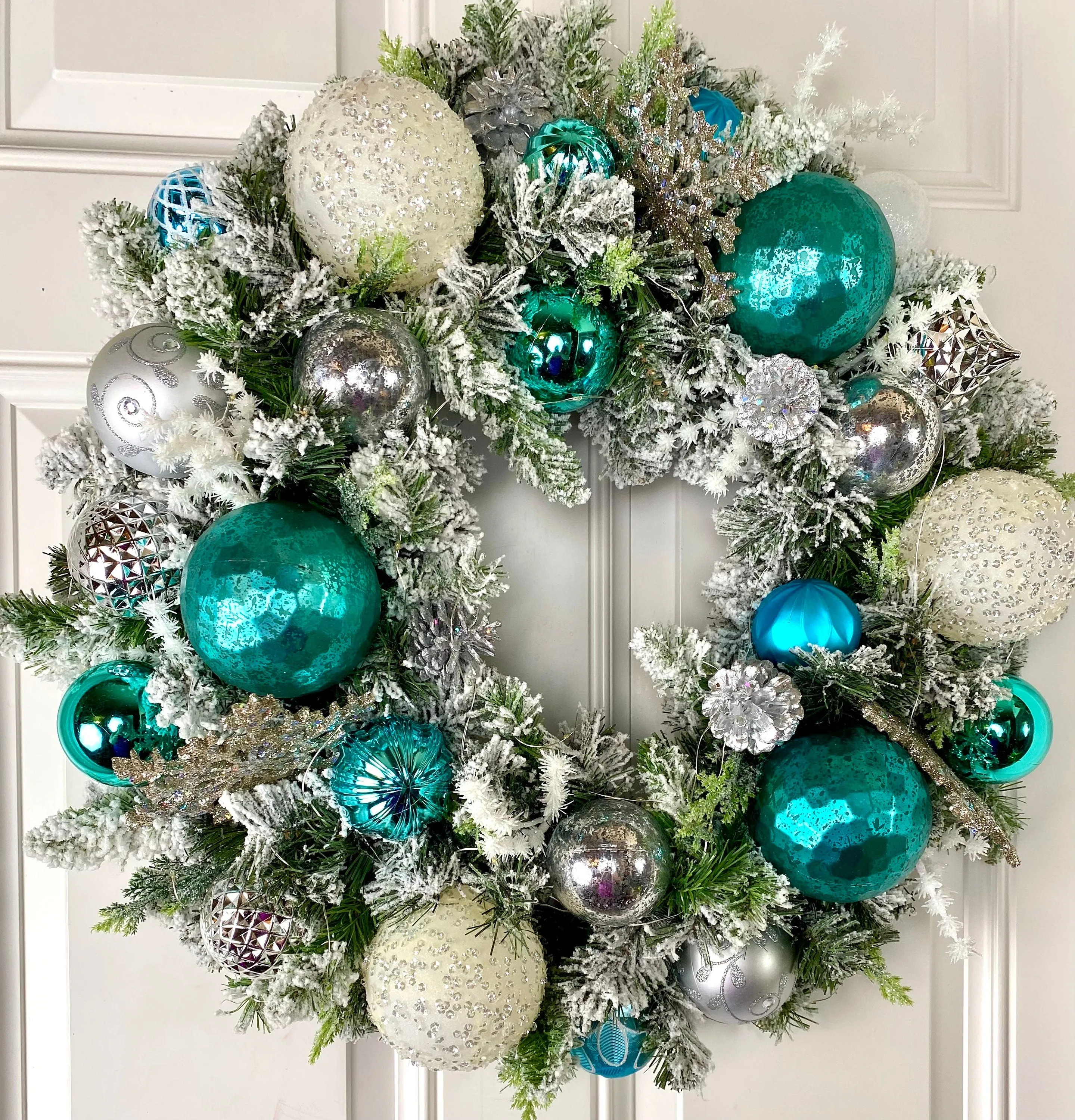 Lighted Blue Snowflake Christmas Ornament Wreath