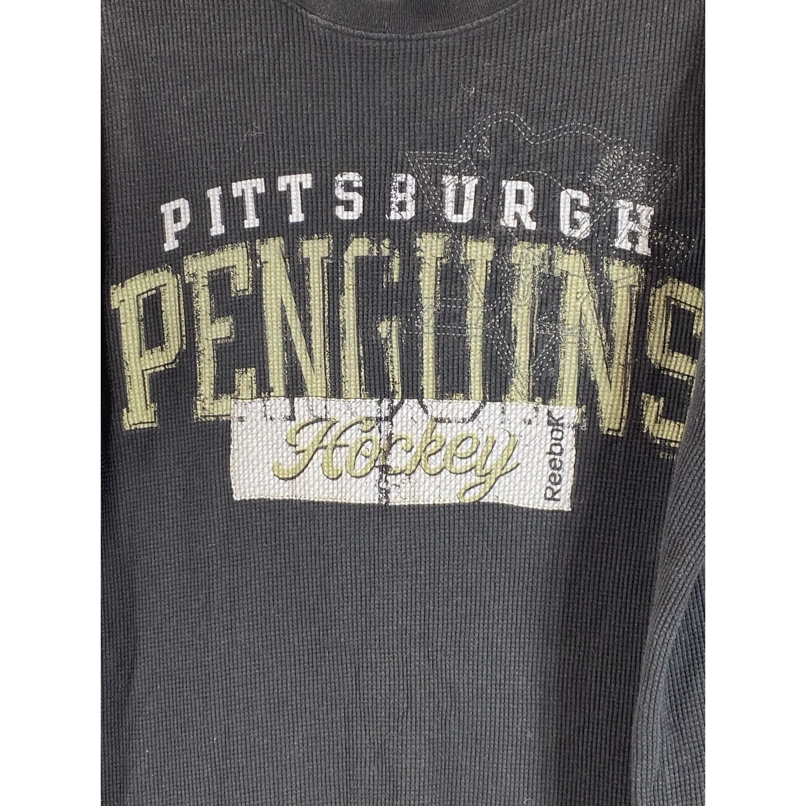 REEBOK Men's Black NHL Pittsburgh Penguins Hockey Crewneck Thermal T-Shirt SZ L