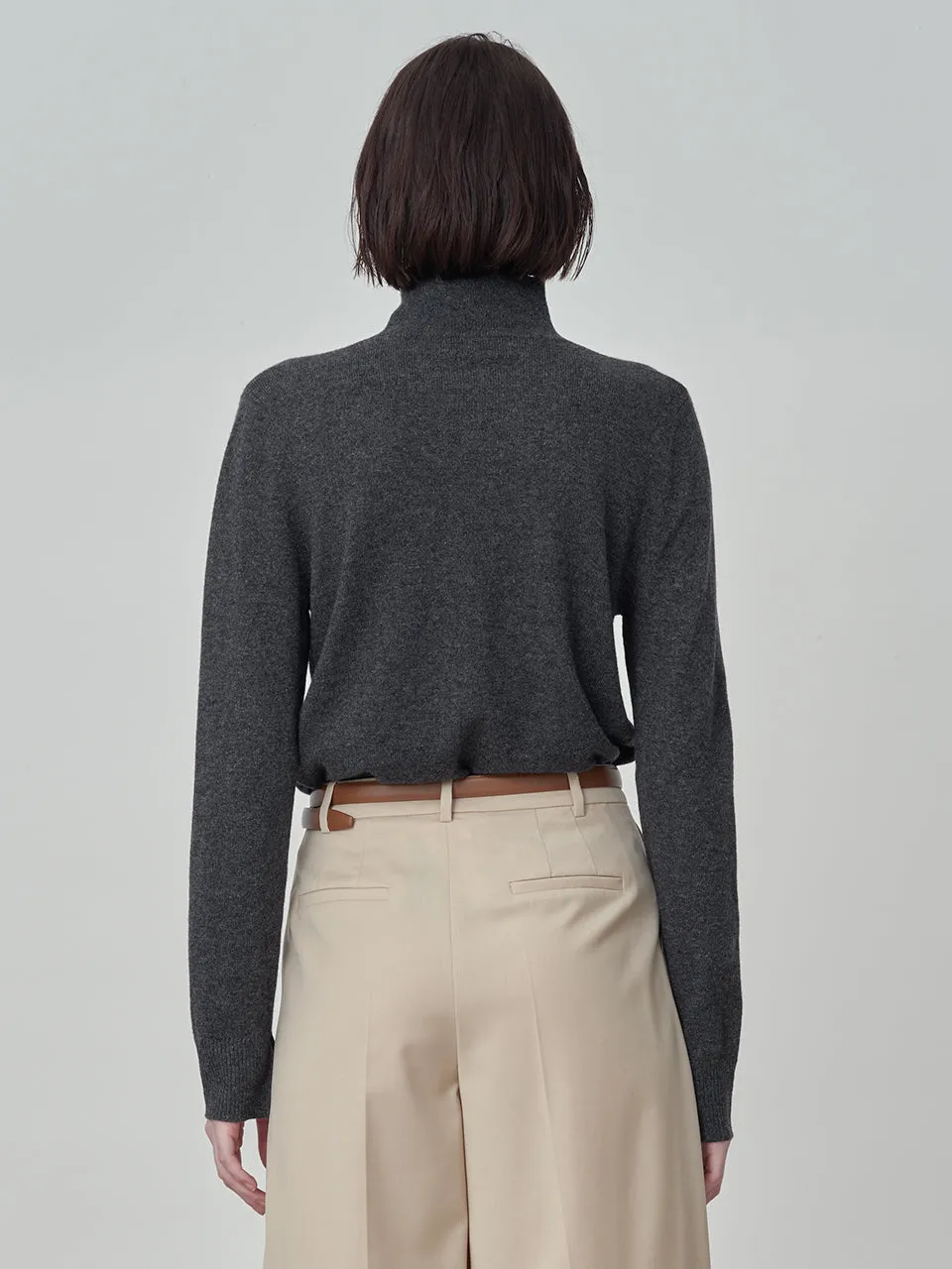 Simple High Neck Sweater_Graphite