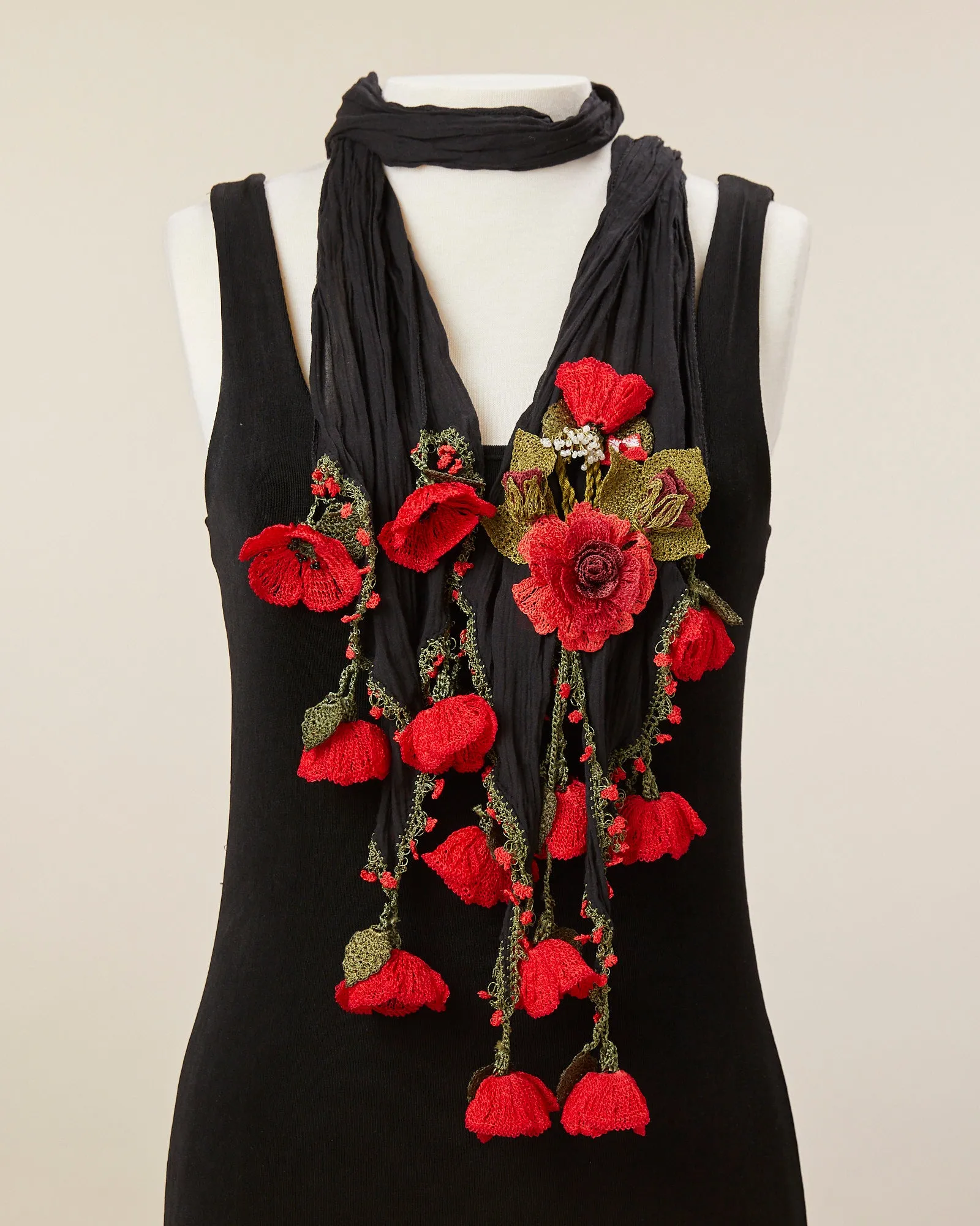 Tulip Scarf - Black/Red